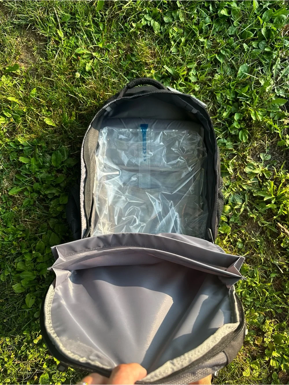 Samsonite Black and Dark Gray Rolling Men's Backpack